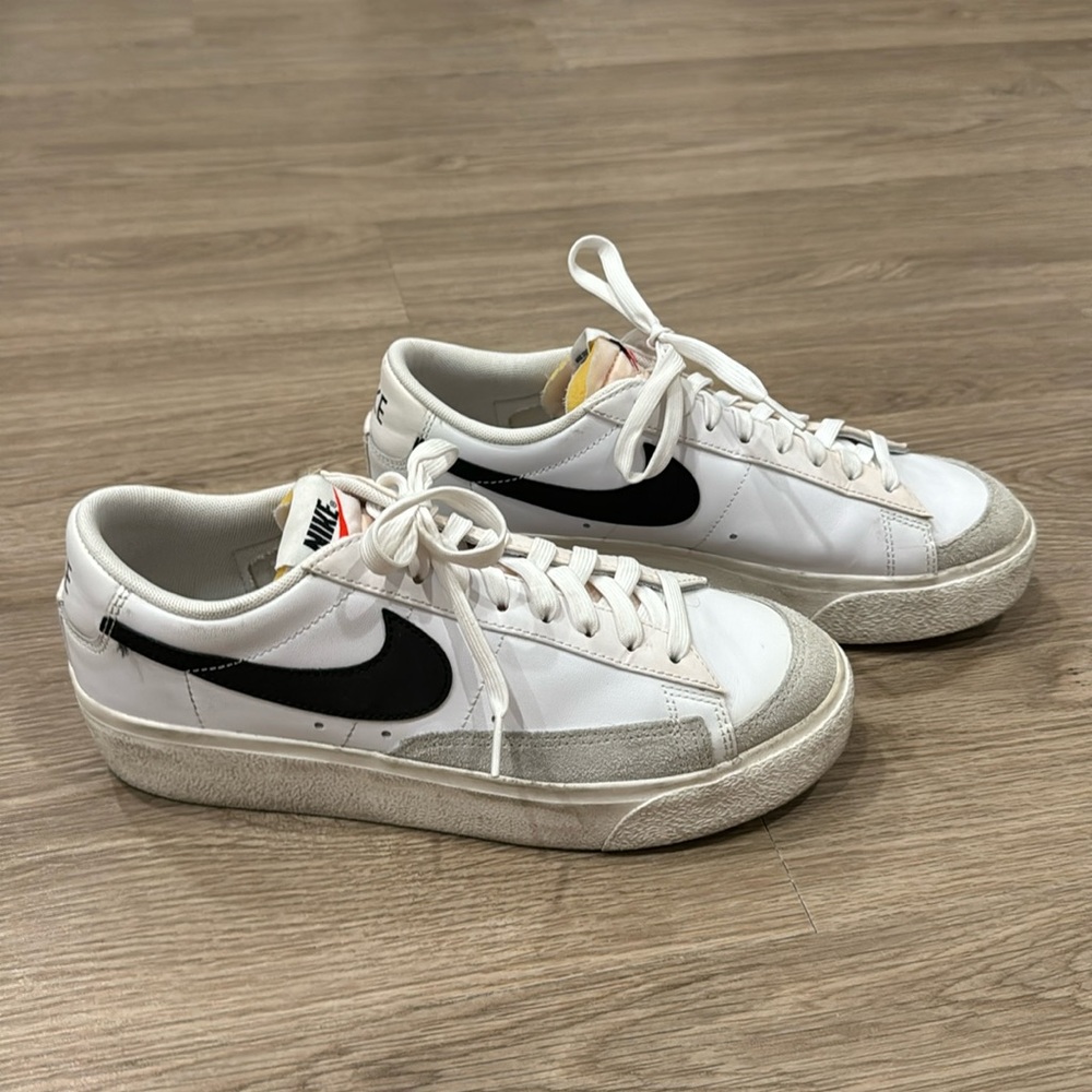 ❤️‍🔥 Nike Blazers ❤️‍🔥 *GENTLY USED* - Women’s 9.5